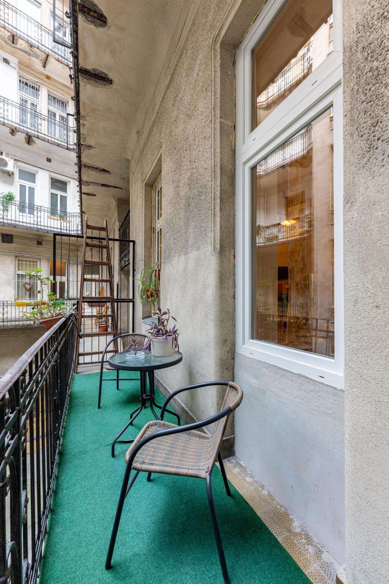 A Quiet Studio In The Heart Of The City Budapešť Exteriér fotografie